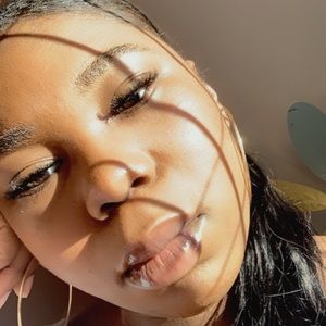 Meet your Posher, Aniya